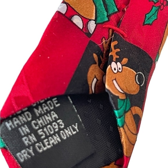 Yule Tie Greetings Tie by MMG Corp Hallmark licensing Reindeer with Scarves - Picture 6 of 10